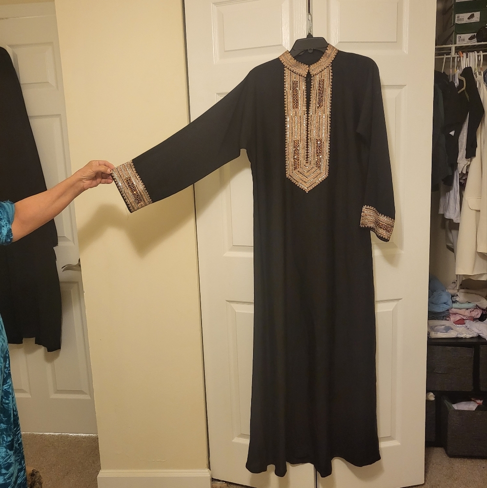 Black abaya